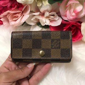 ✨SOLD✨ Authentic Louis Vuitton Damier Multicles 4 Ring case